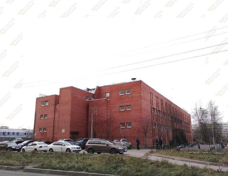 Баня На Форш, в Санкт-Петербурге, Санкт-Петербург, улица Ольги Форш, 6 (ТК Прометей) | Фасад с парковкой | 101sauna.ru