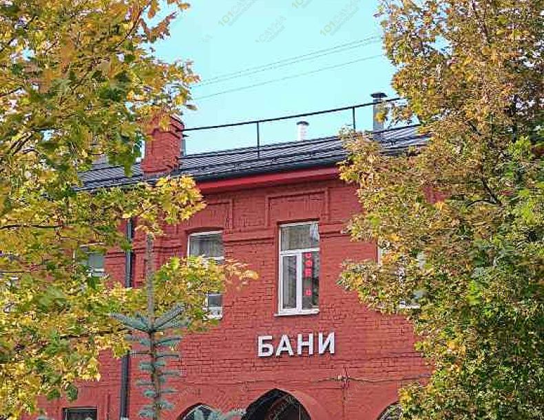 Баня 25 на Охте, в Санкт-Петербурге, Санкт-Петербург, Среднеохтинский проспект, 36 | Здание бани осенью | 101sauna.ru