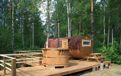 Баня Кедровый пляж, в Санкт-Петербурге, Ленинградская область, Юкки, Озёрная улица, 11а | Баня-бочка с купелью | 101sauna.ru