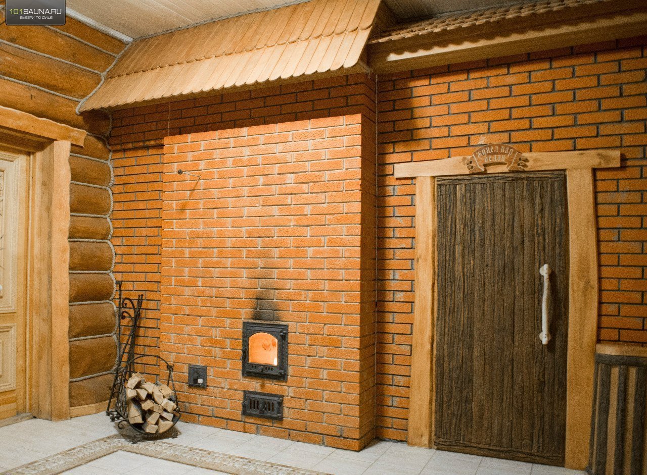 Каменная печь, топится исключительно на березовых дровах! Держит тепло до 3х дней.