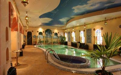 Оздоровительный комплекс Talismanspa, в Санкт-Петербурге, Заставская, 3 | Бассейн с водопадом и подсветкой в сауне Talisman Spa Санкт-Петербург | 101sauna.ru
