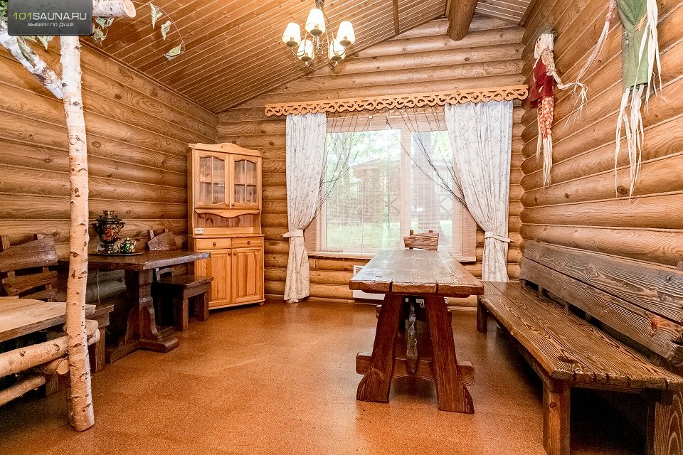 Купель и зона отдыха в банном комплексе