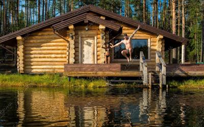 Баня Баня на Лампушке, в Санкт-Петербурге, Ленинградская обл., Приозерский р-н, 3 км от дер. Раздолье, база отдыха «Шишки на Лампушке» | Баня на Лампушке — панорама с озера Лампушка | 101sauna.ru