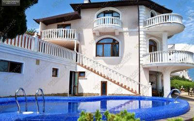 Сауна Sunrise House, в Ялте, улица Виноградная, 6А | Открытый бассейн | 101sauna.ru