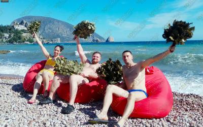 Баня на пляже, в Ялте, Набережная Пушкина, 36 | Из бани в море | 101sauna.ru