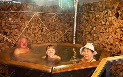 Усадьба Банный двор Ям, в Санкт-Петербурге, Ленинградская область, Тосненский район, Тельмановское сельское поселение, деревня Ям-Ижора | Купель при русской бане в Банном дворе Ям | 101sauna.ru
