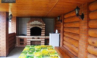 Приветливый дворик