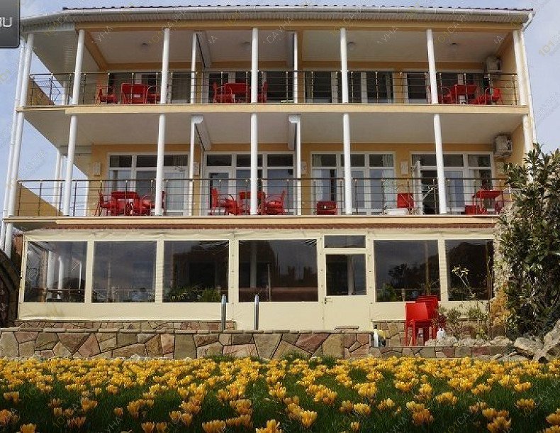 Рок-Арт-Отель Hotel California, в Севастополе, Россия, Севастополь, Нахимовский район, поселок Любимовка | Территория отеля. Фото: 11 | 101sauna.ru