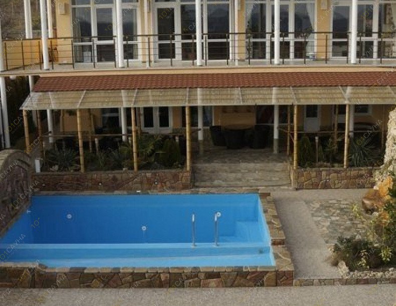 Рок-Арт-Отель Hotel California, в Севастополе, Россия, Севастополь, Нахимовский район, поселок Любимовка | Территория отеля. Фото: 30 | 101sauna.ru