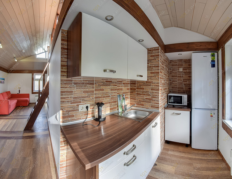 Центр отдыха Джонка на воде, в Омске, Островский 1-й пер, 1/1 (у ДОСААФа) | Номер "Каюта для  отдыха - Люкс": Каюта для отдыха. Люкс. Фото 1 | 101sauna.ru