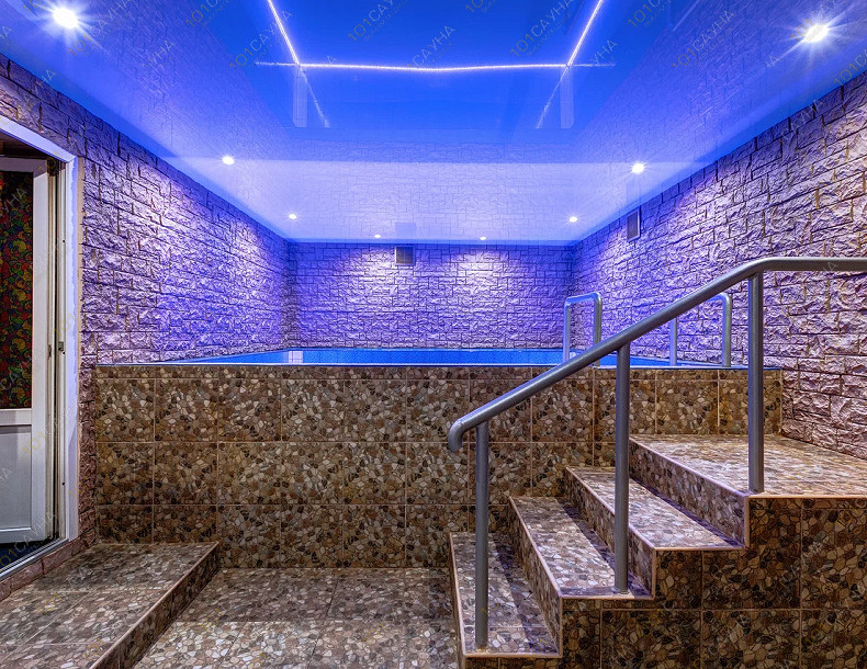 Баня Маяк, в Москве, Поречная улица, 3, корп. 3 | Турецкий хамам со ступеньками и синей подсветкой 2 | 101sauna.ru