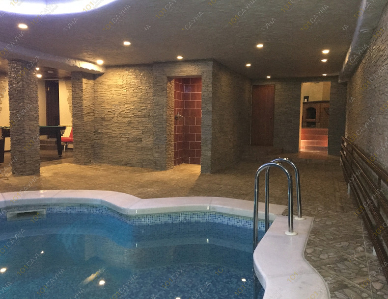 Сауна Золотая Империя, в Абакане, ул. Катерная, 42А | Бассейн и зона парной в банном комплексе Золотая Империя | 101sauna.ru