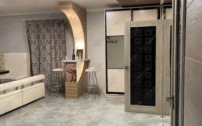 Сауна Сауна Барракуда, в Абакане, ул. Аскизская, 166А | Комната отдыха с барной стойкой в сауне Барракуда, Абакан | 101sauna.ru