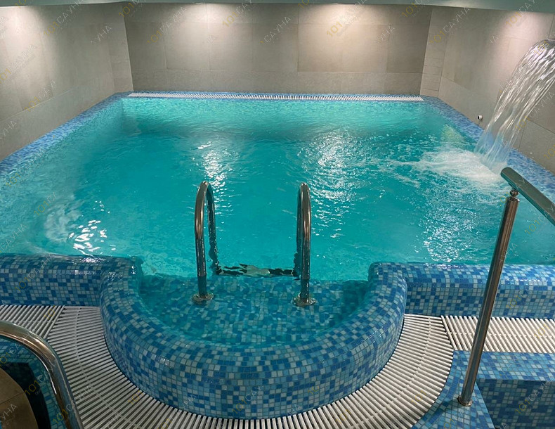 Оздоровительный центр Банька на Сердобольской, в Санкт-Петербурге, ул. Сердобольская, 64/1 | Бассейн 5×5 м с подогревом и водопадом | 101sauna.ru