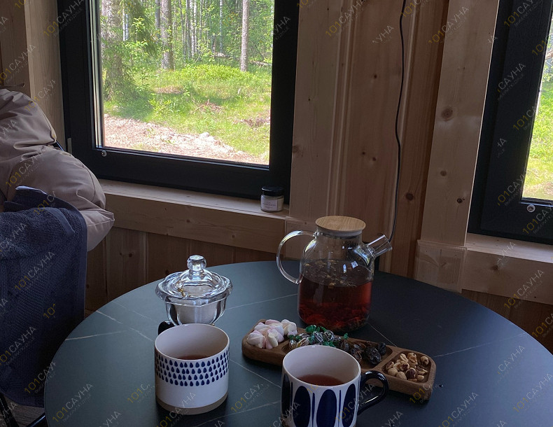 Баня в коттедже Элиза Хоум, в Санкт-Петербурге, 1-й Клеверный переулок, 10 | Чайный стол с видом на лес | 101sauna.ru