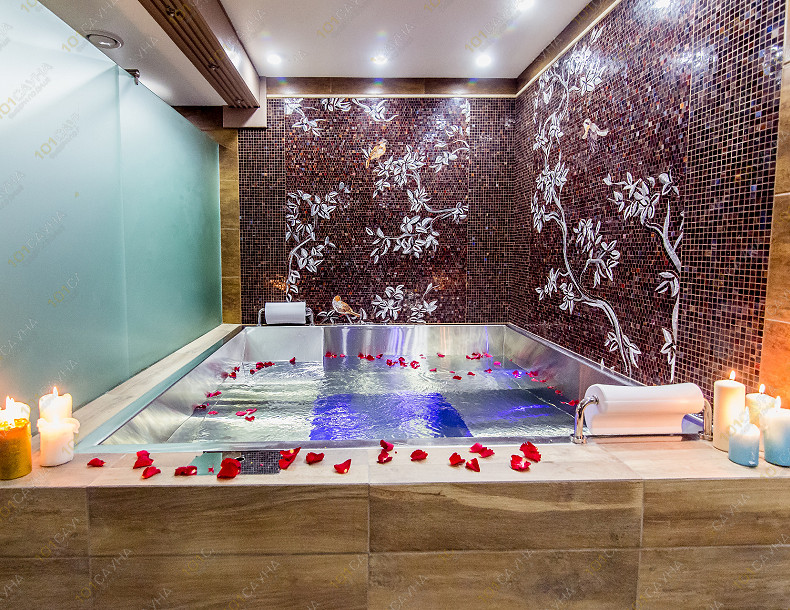 Банный комплекс Парк-отель Левада, в Санкт-Петербурге, Деревня Дранишники, участок 2 | Парк-отель Левада — джакузи с лепестками роз для романтического отдыха | 101sauna.ru