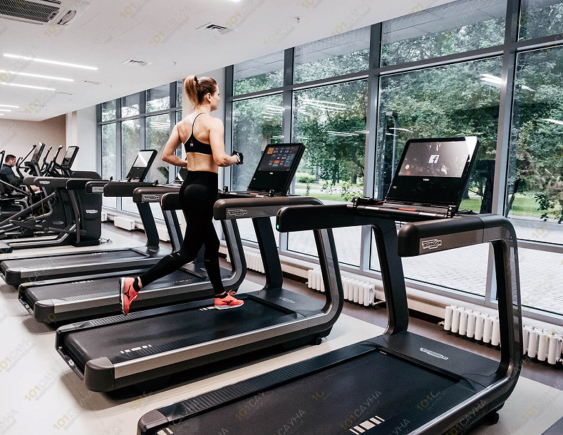 Банный SPA комплекс Parklane Resort  SPA, в Санкт-Петербурге, ул. Рюхина, 9 | Parklane Resort & SPA — кардиотренажёры и спортивная зона | 101sauna.ru