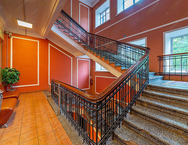 Баня Бани на Ярославском, в Санкт-Петербурге, Ярославский проспект, 16 | Лестница | 101sauna.ru